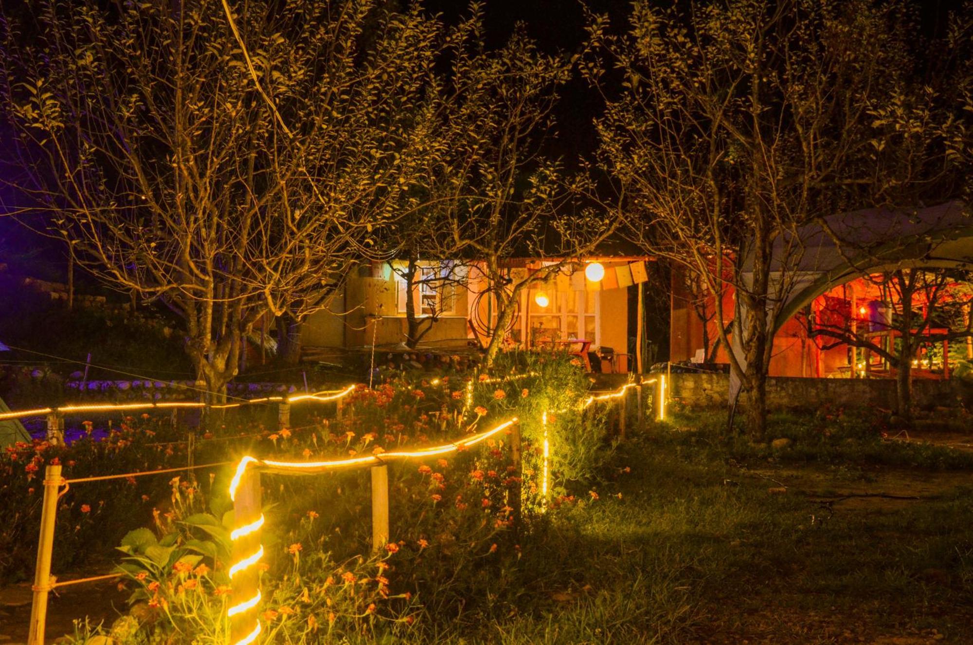 Himtrek Riverside Camps & Hostel Manali Manāli Exterior foto